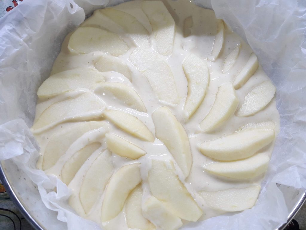 Sugar-Free and Fat-Free Apple Cake