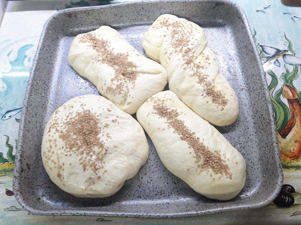 The Oil Buns That Stay Soft