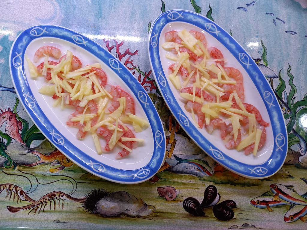 Marinated shrimp with pineapple zest