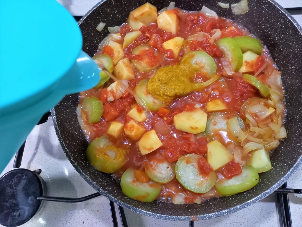 Chicken with Sicilian long zucchini