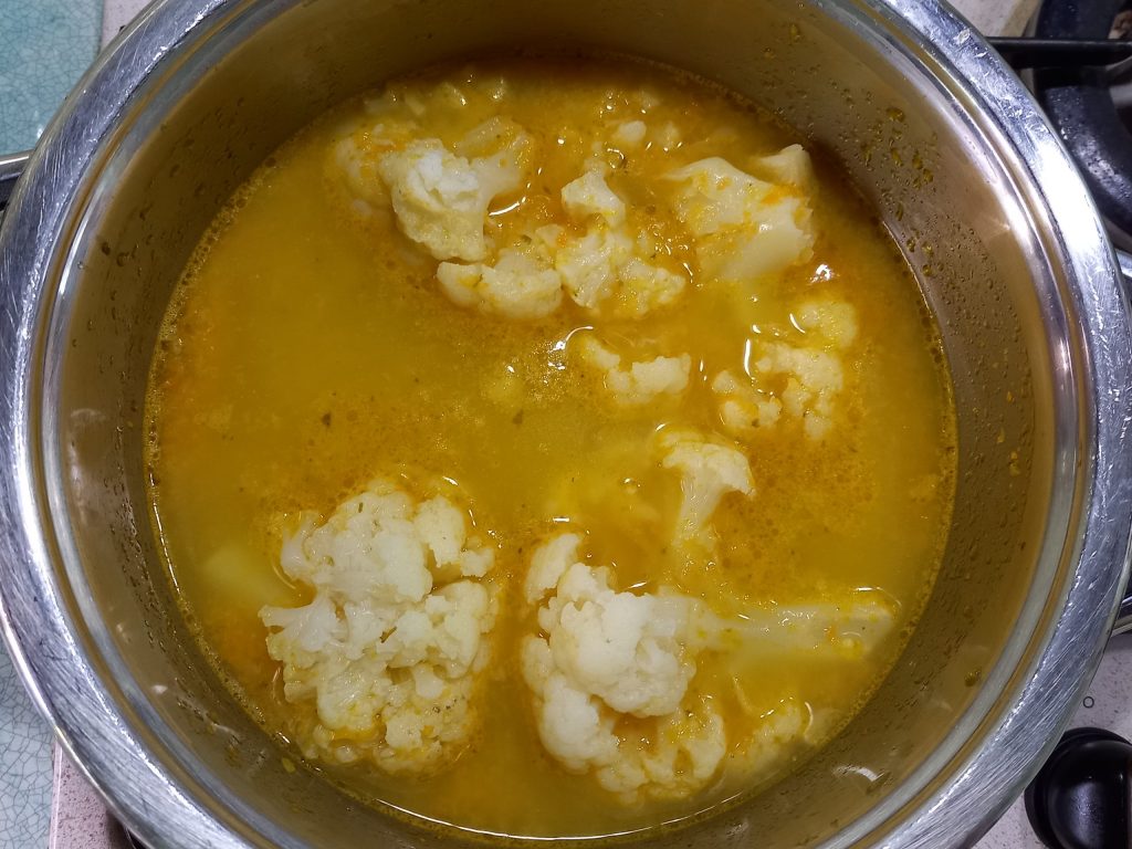 Barley with Cauliflower and Vegetable Broth