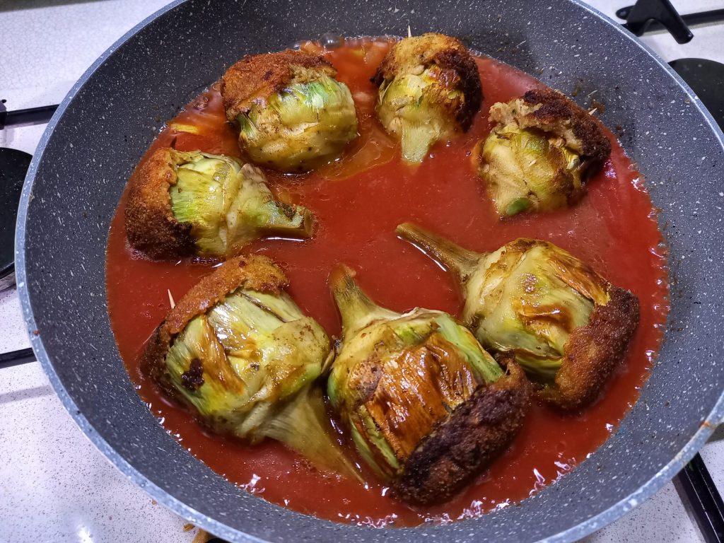 Artichoke Hearts Stuffed in Sauce