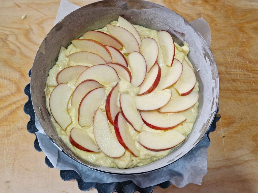 Creamy and Diet Apple Cake