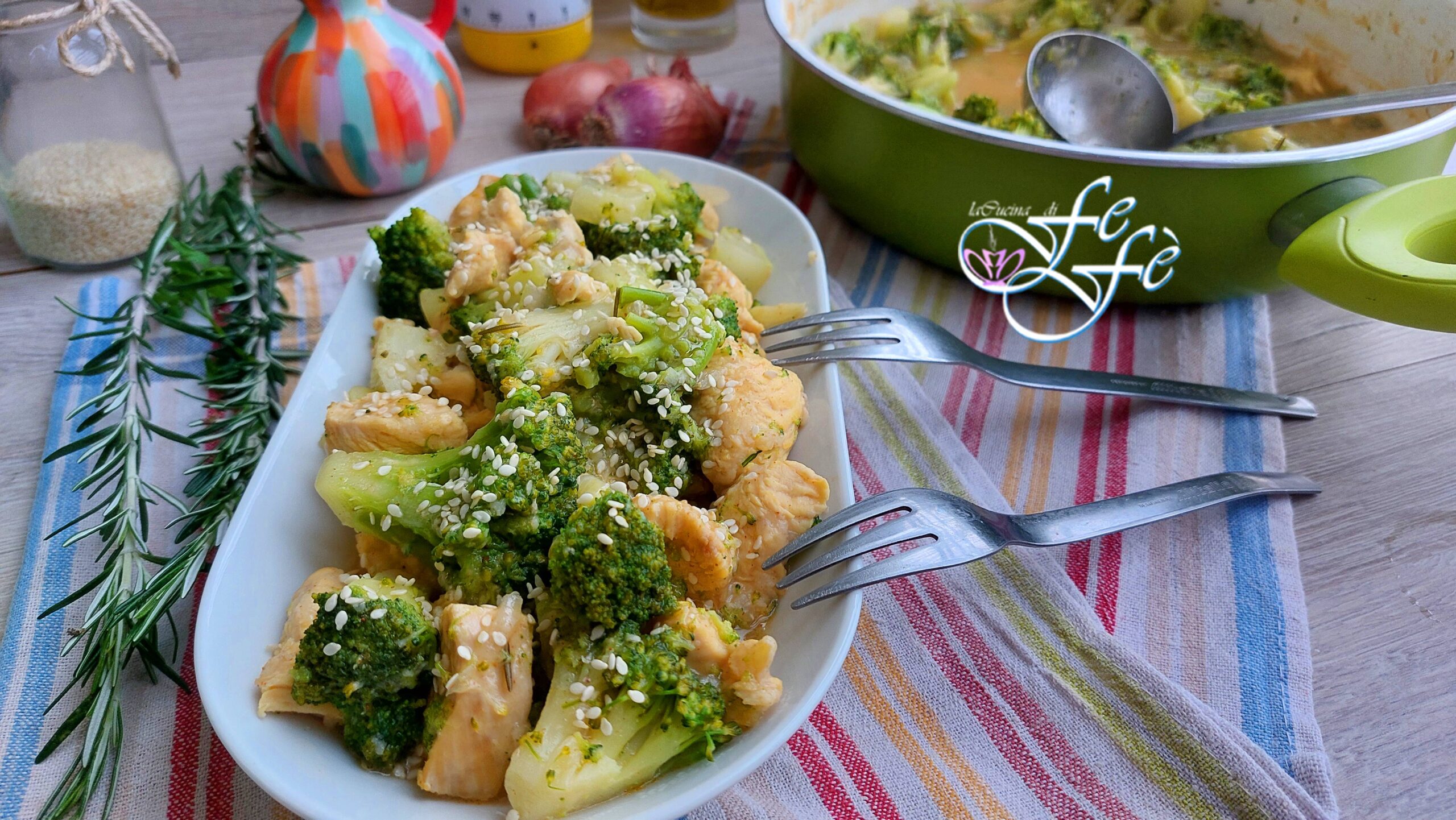 CHICKEN AND BROCCOLI BITES IN A PAN