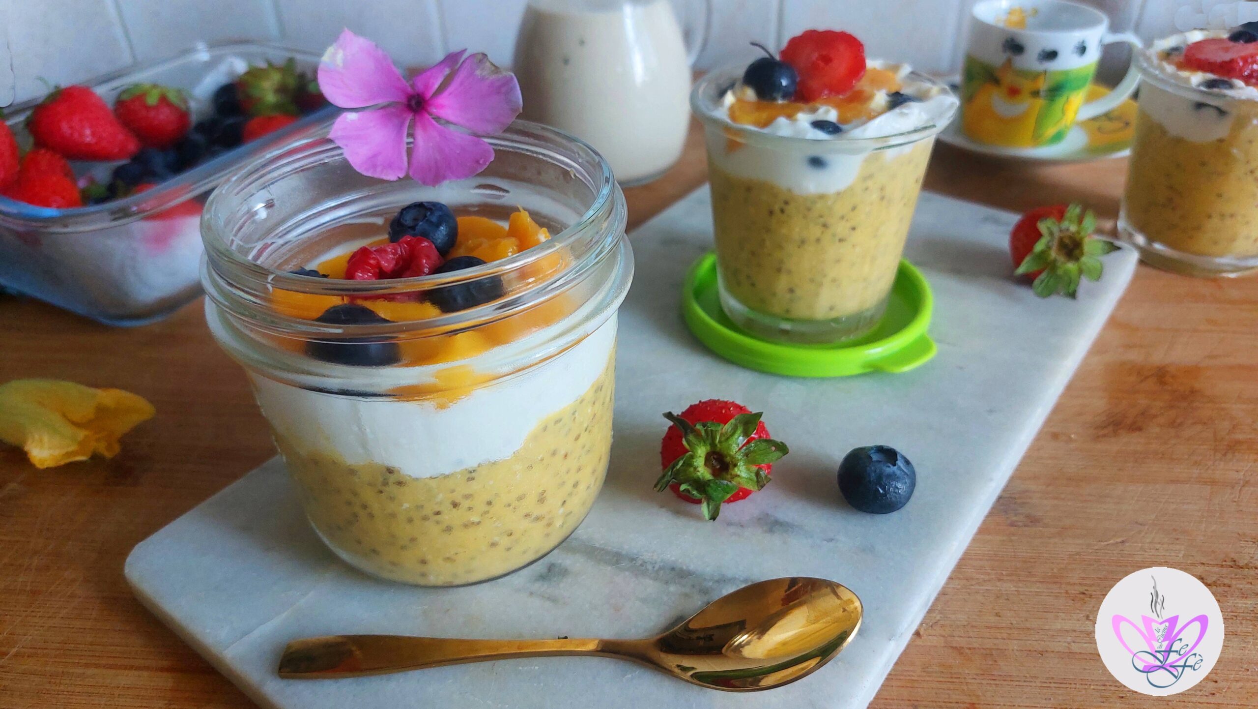 OVERNIGHT OATMEAL WITH MANGO