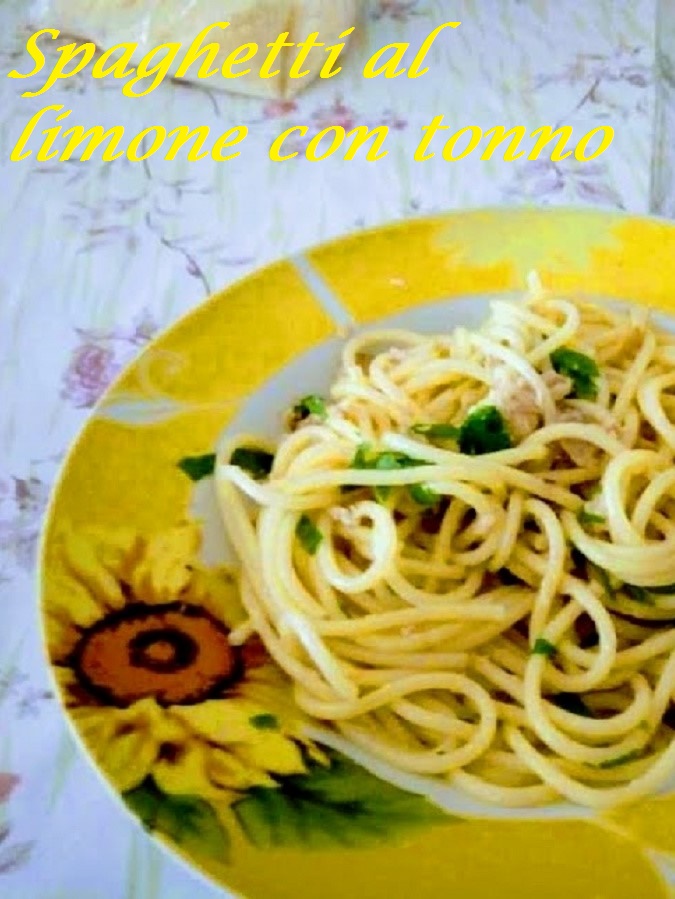 Lemon Spaghetti with Canned Tuna and Parsley