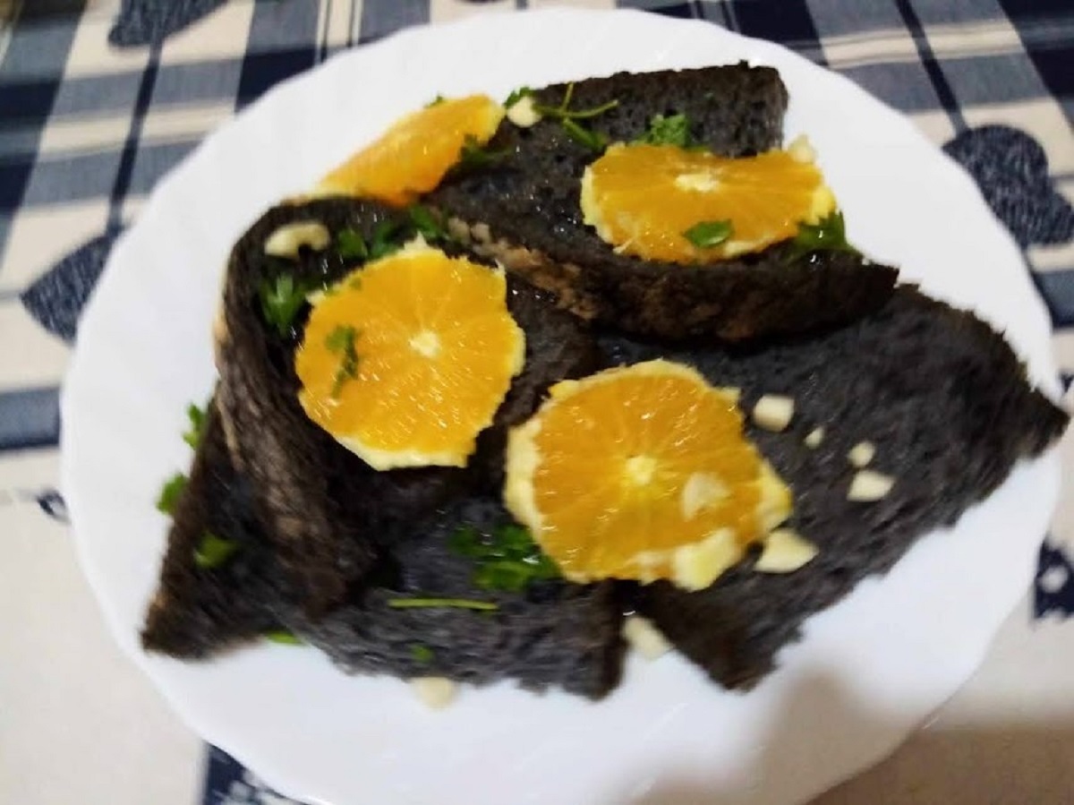 Orange Acquasale with Burnt Wheat Flour Bread Apulian Recipe