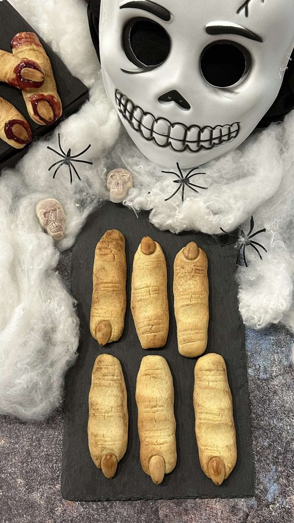 witch fingers