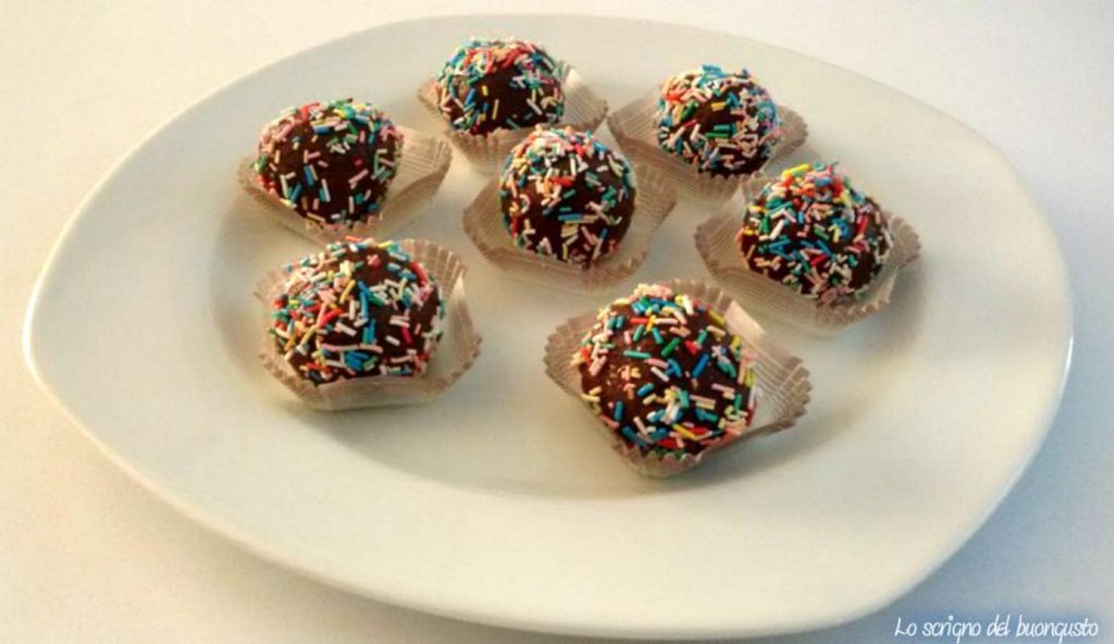Liquorous Bon Bons with leftover sponge cake