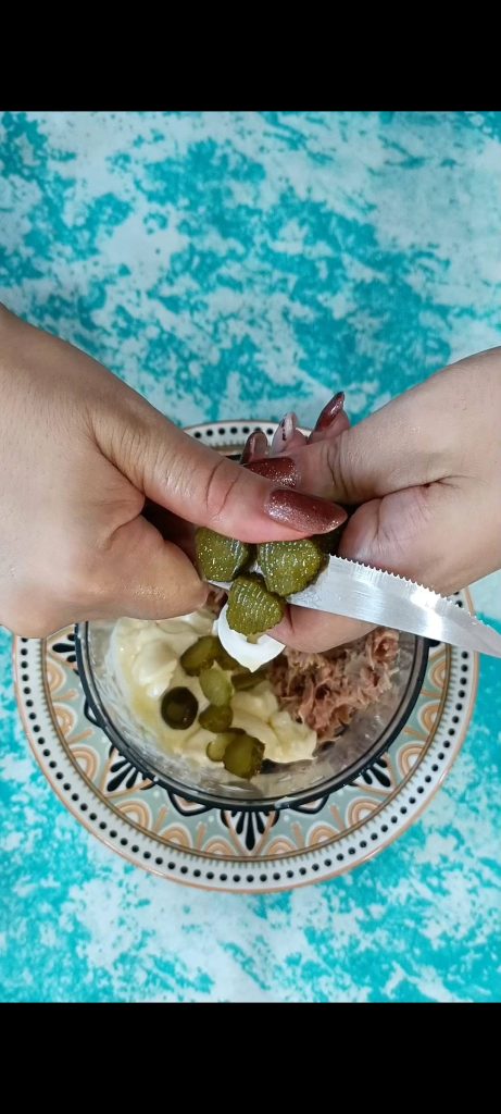 Preparing the tuna mousse