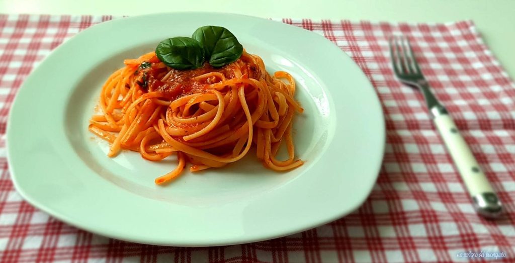 Garlic and Oil Pasta with Tomato
