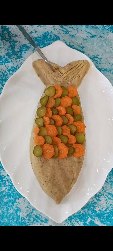 Decorate the mock fish