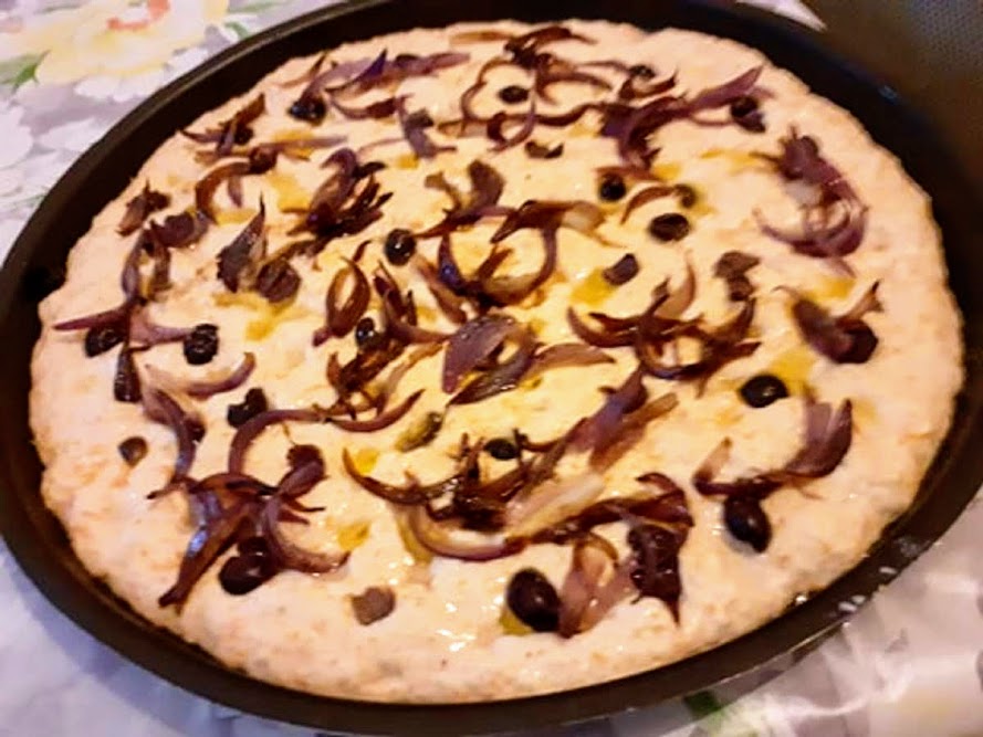 Pumpkin focaccia with onions