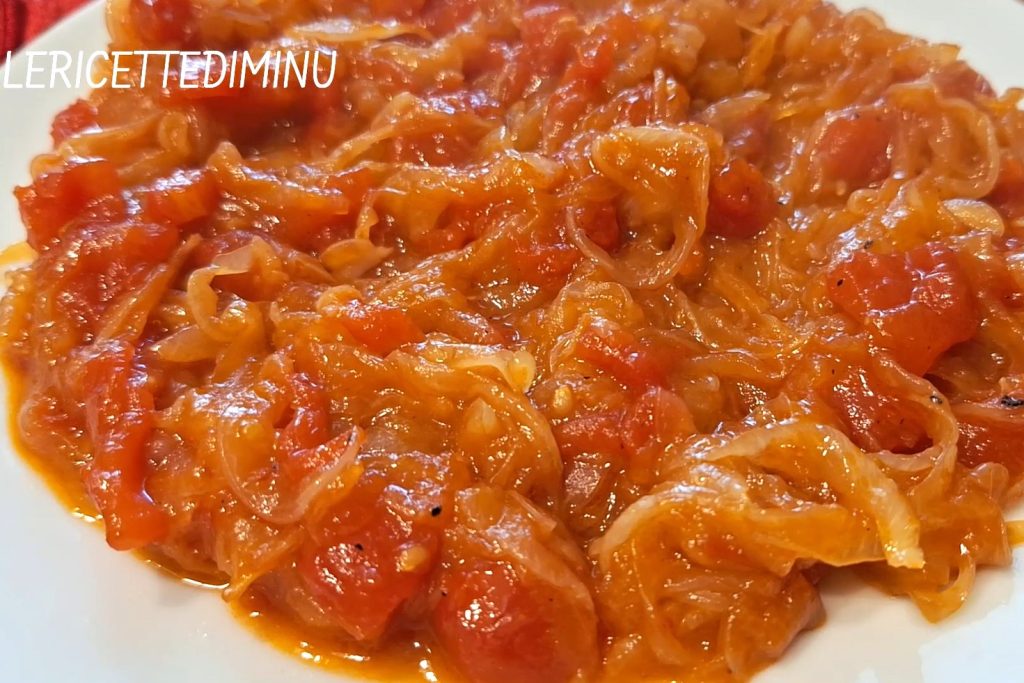 Sweet and Sour Onion with Tomato