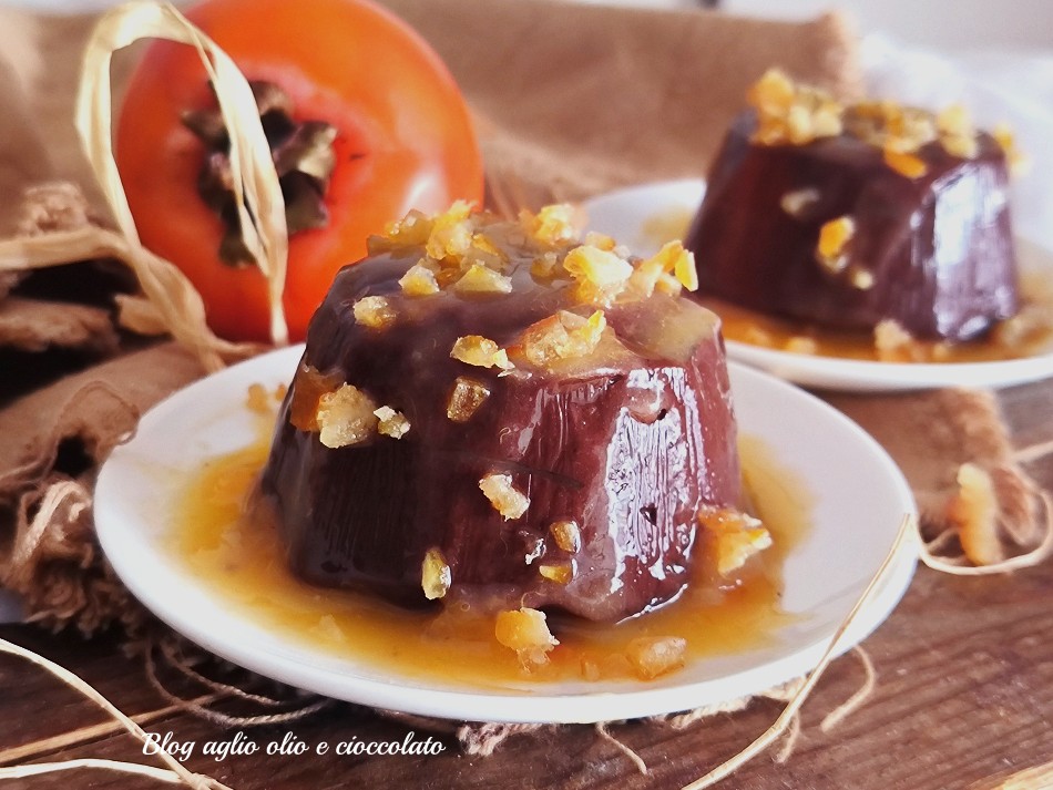 Persimmon and Chocolate Pudding with Orange Flavor: Quick Egg-Free Dessert