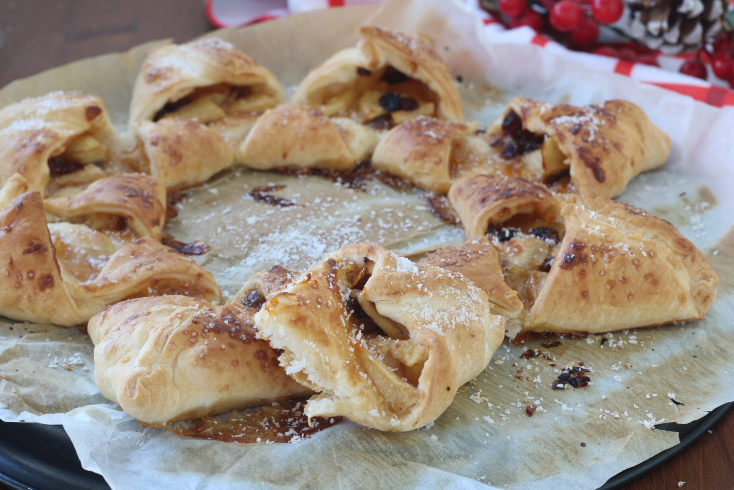 Apple Puff Pastry Star with Raisins and Cinnamon