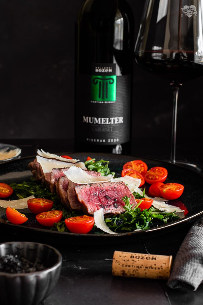 Beef Slices with Arugula and Cherry Tomatoes