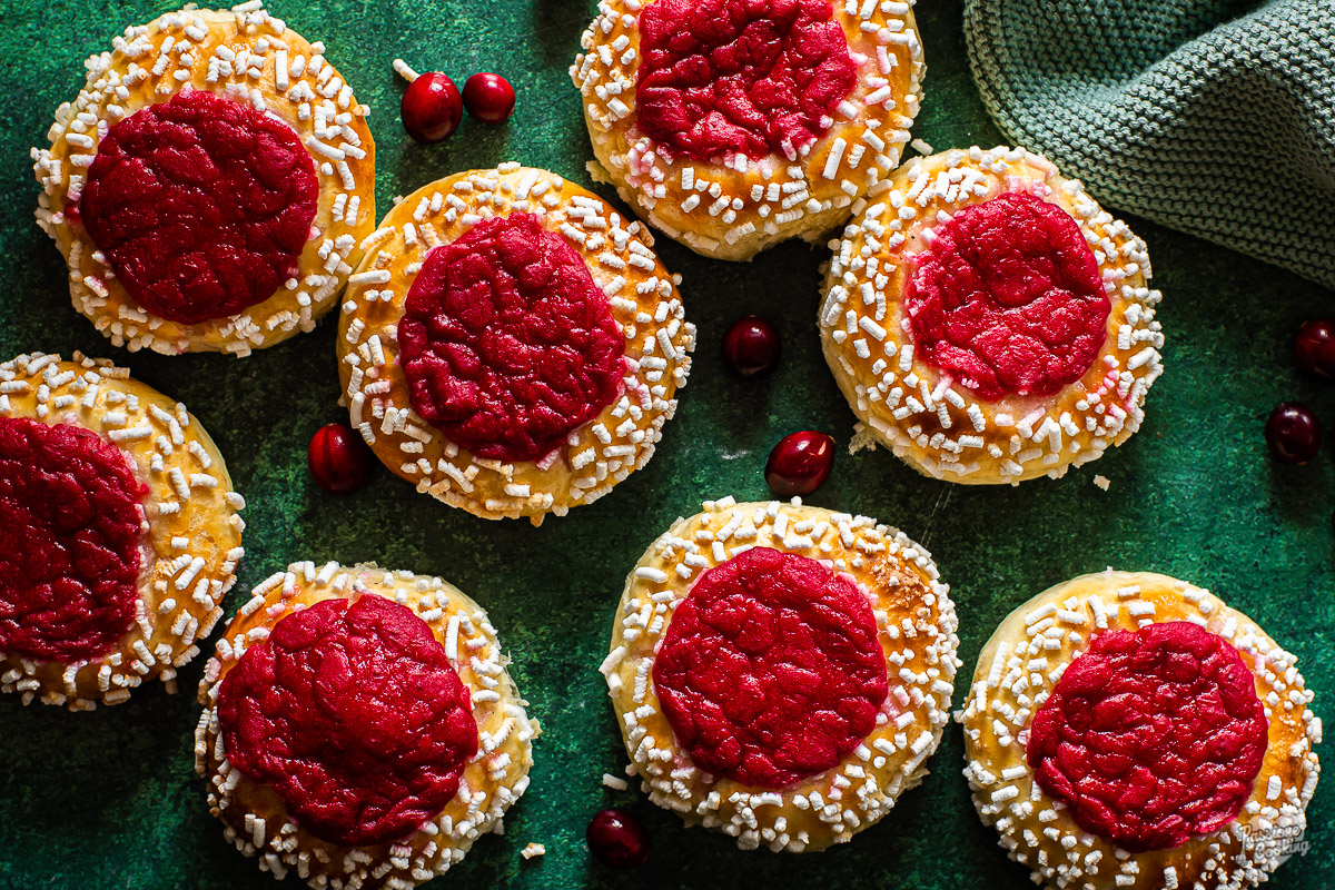 Brioche with Cranberry Cream