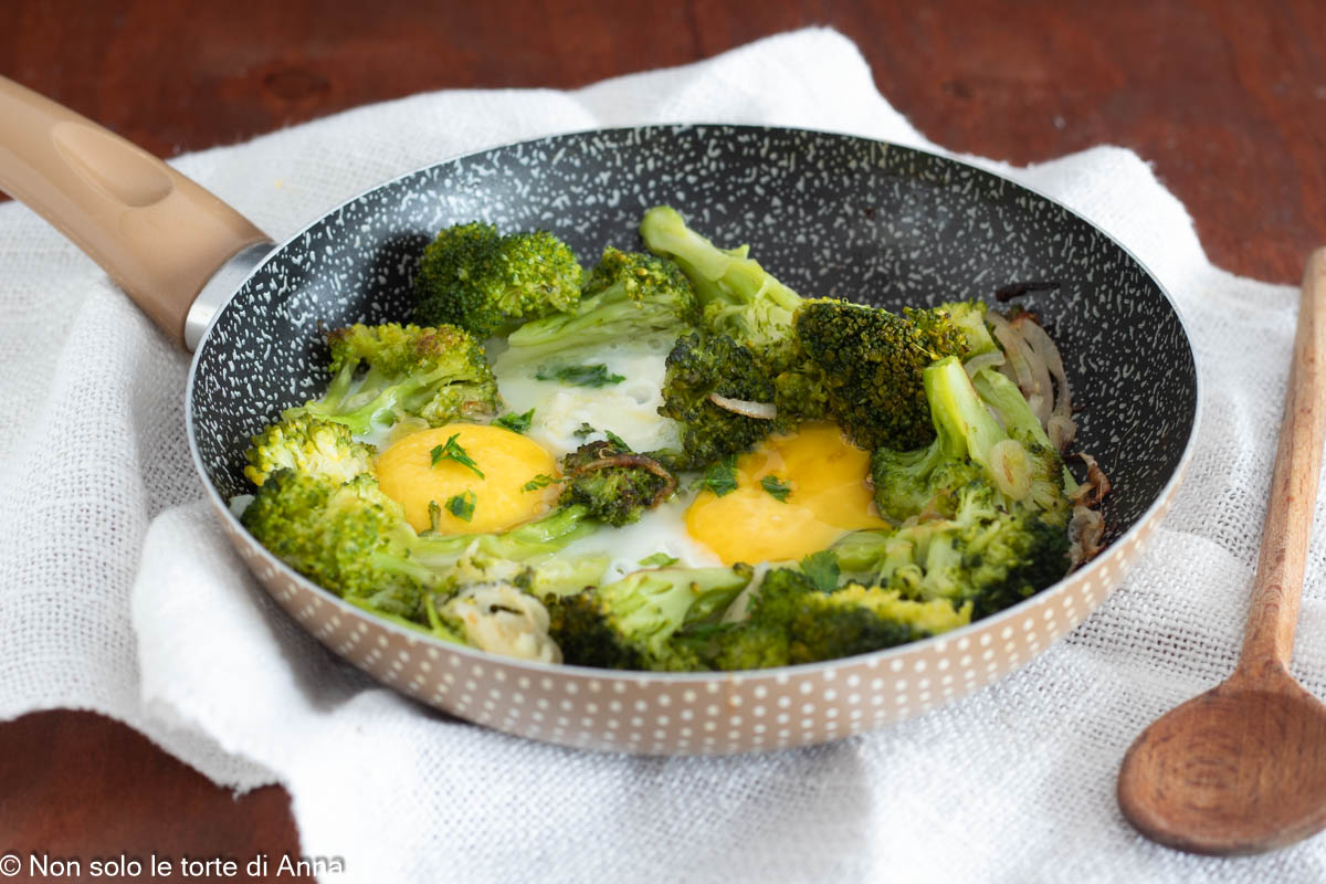 Broccoli with Eggs and Leeks in a Skillet