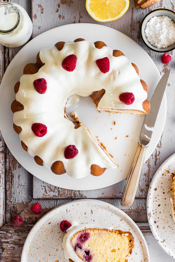 Butter and kefir bundt cake with raspberries