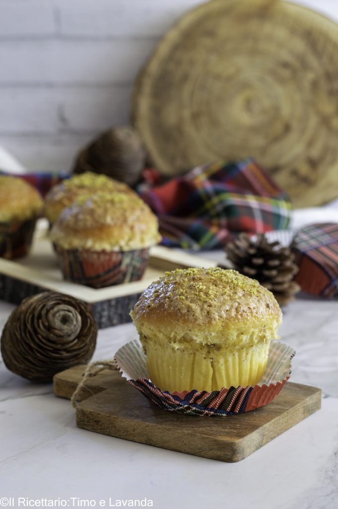 Christmas pistachio brioche