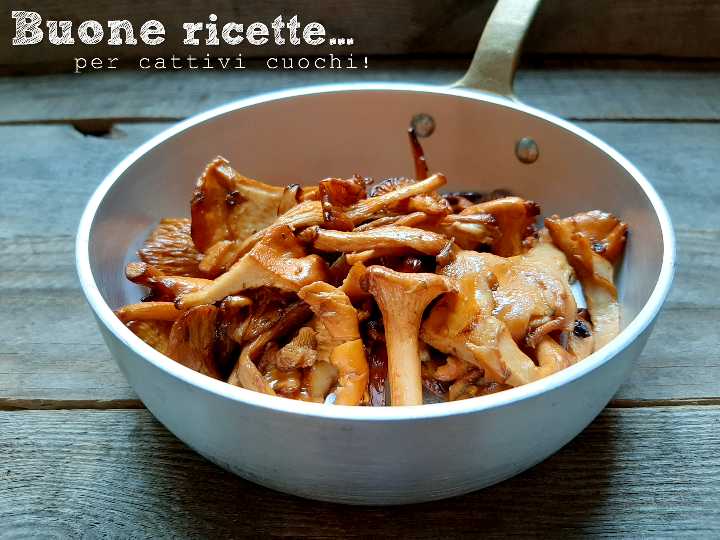 crispy chanterelles in a pan