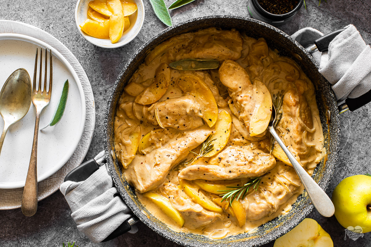 Chicken with Golden Delicious Apples