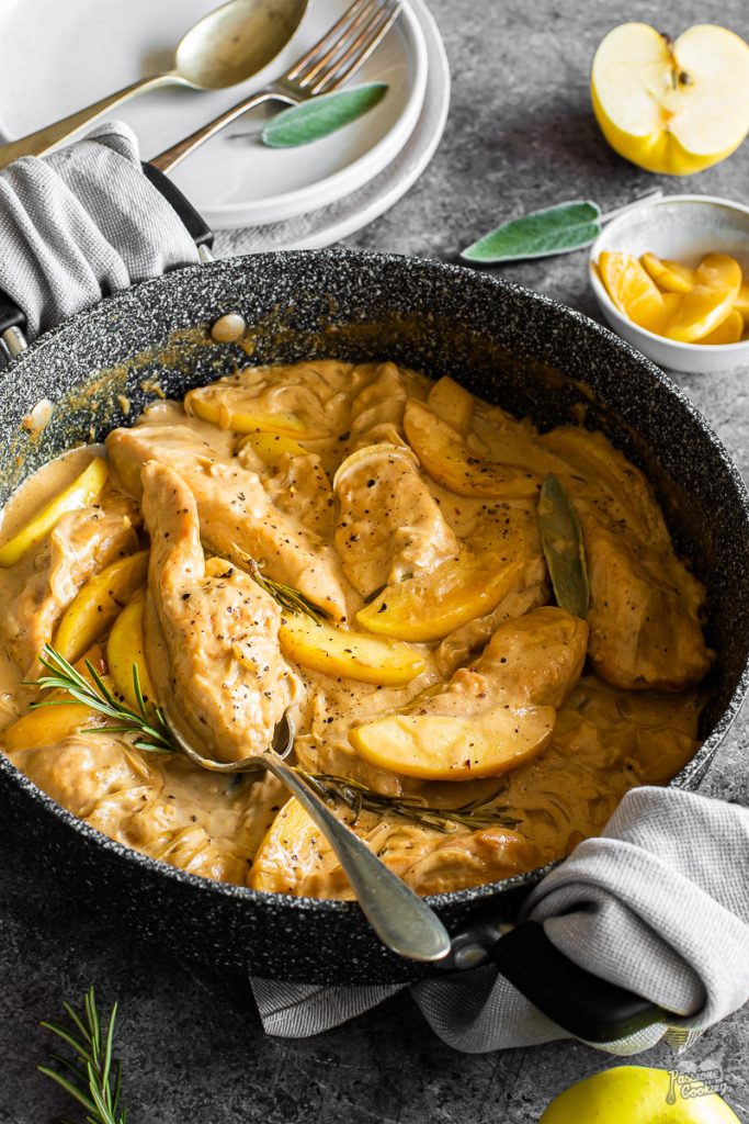 Chicken with Golden Delicious Apples