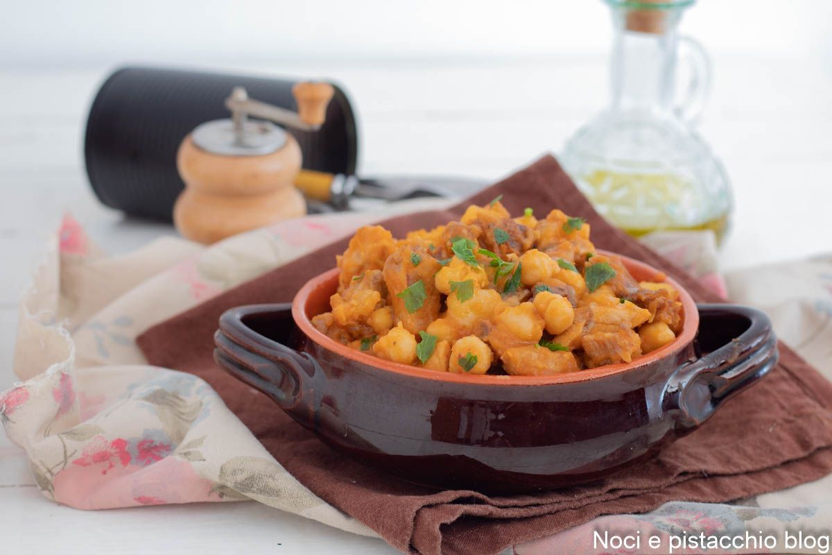 Chickpeas with Rustic Meat Sauce