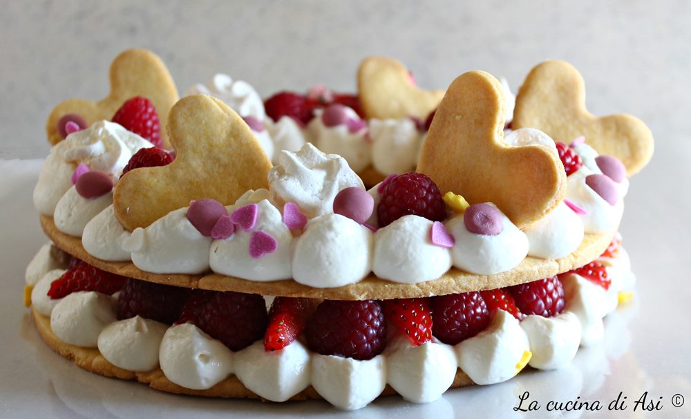 Cream tart for Saint Valentine