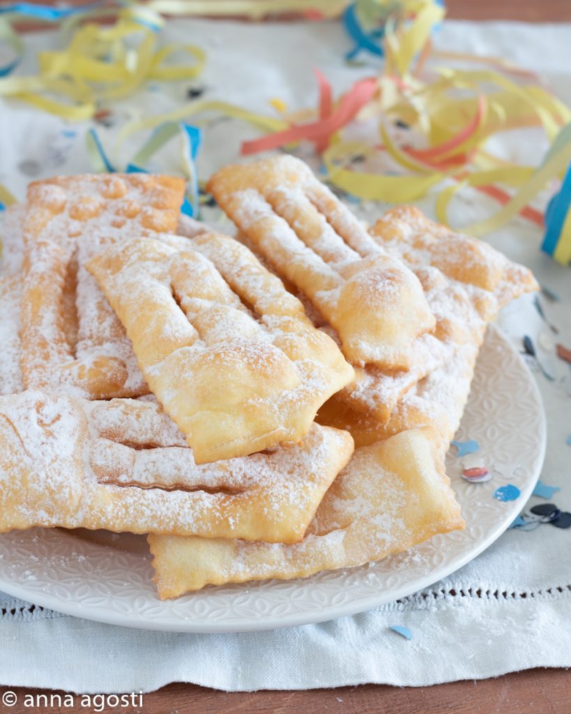 Crostoli, frappe, chiacchiere or bugie: the original recipe