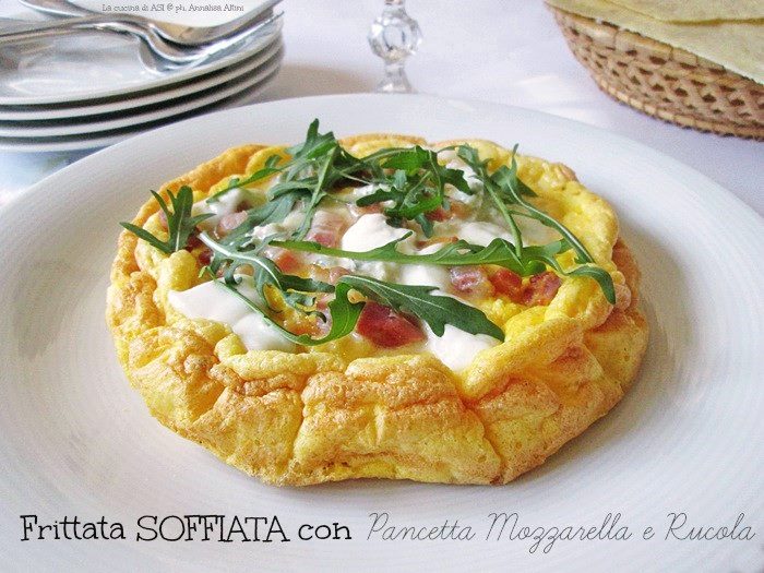 FLUFFY FRITTATA with bacon mozzarella and arugula