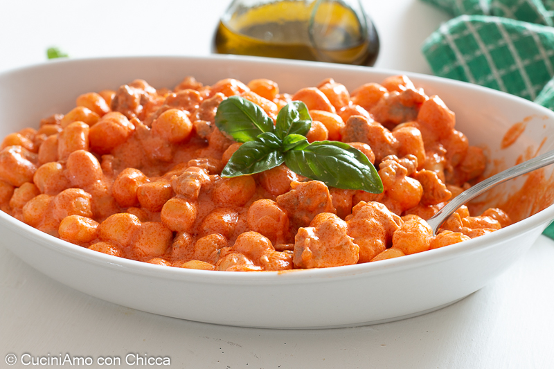 Gnocchi with sausage and Philadelphia