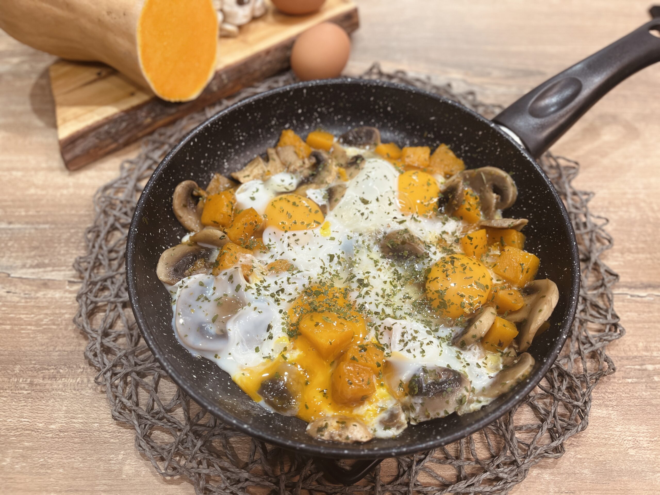 Pan-Fried Eggs with Pumpkin and Mushrooms
