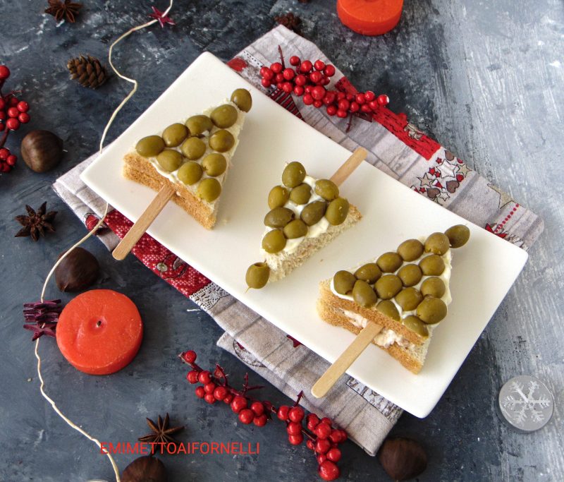 SAVORY CHRISTMAS TREE SANDWICHES: THE EASY APPETIZER THAT IMPRESSES