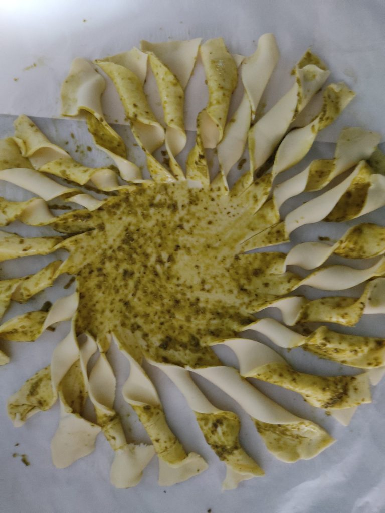 Puff Pastry Sunflower with Pesto in 10 minutes