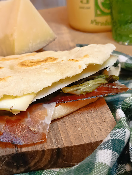 How to make Umbrian crescia.