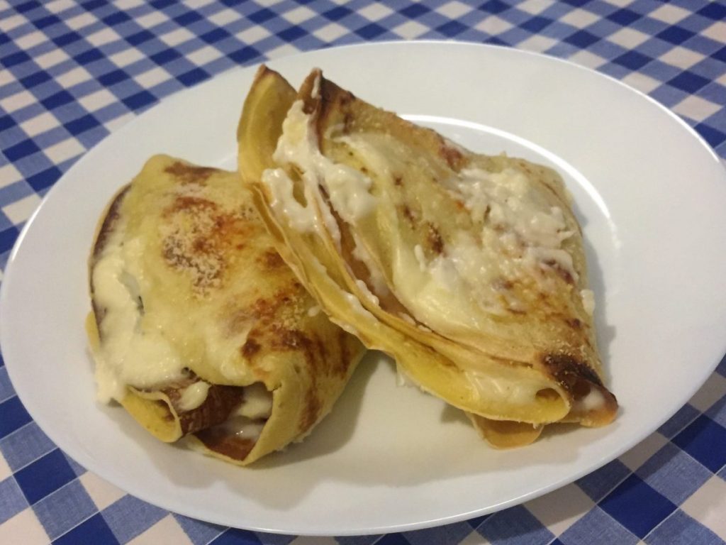 crepes ham mozzarella bechamel