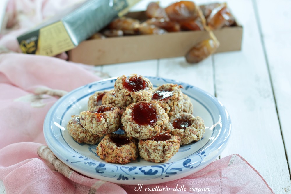 No-bake Cookies with Jam