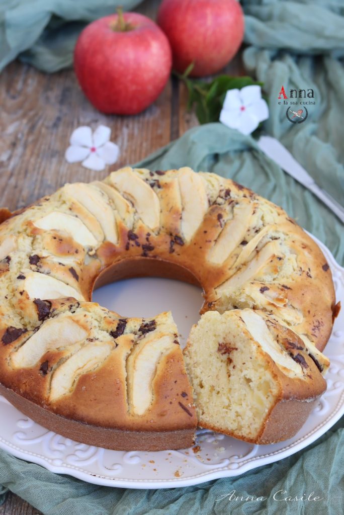Milk Cake with Apples and Chocolate