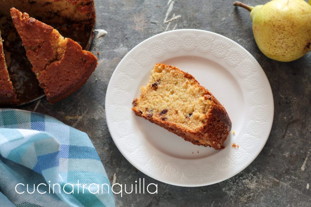 Blended Pear and Chocolate Chip Bread Without Lactose