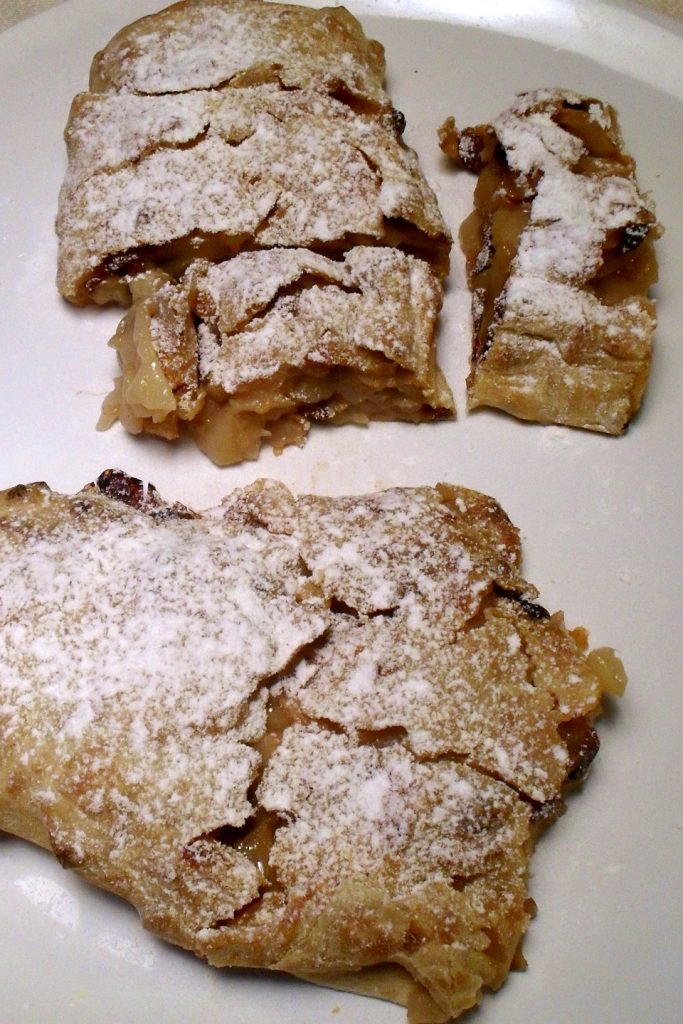 Light Apple Strudel, Eat Without Belly
