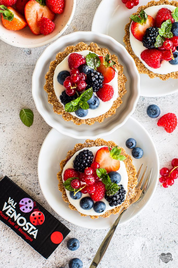 Mini Tarts with Skyr and Berries