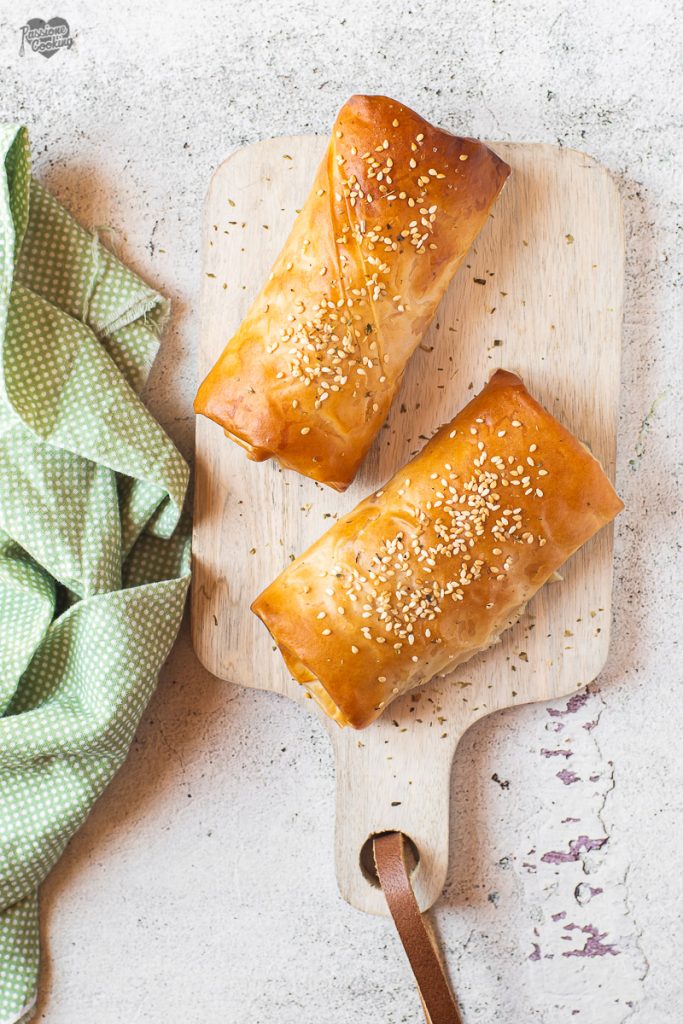 Mini savory strudels with phyllo pastry