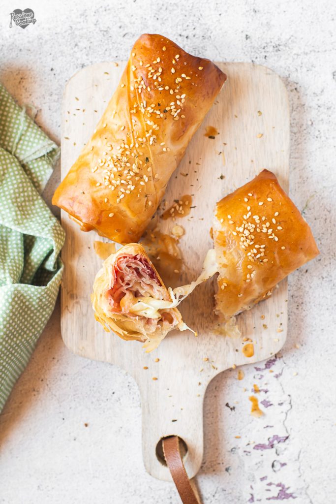 Mini savory strudels with phyllo pastry