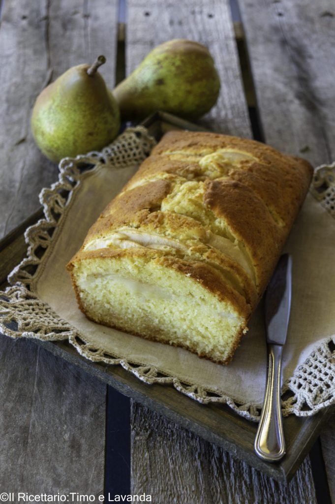 PEAR AND SOUR CREAM POUND CAKE