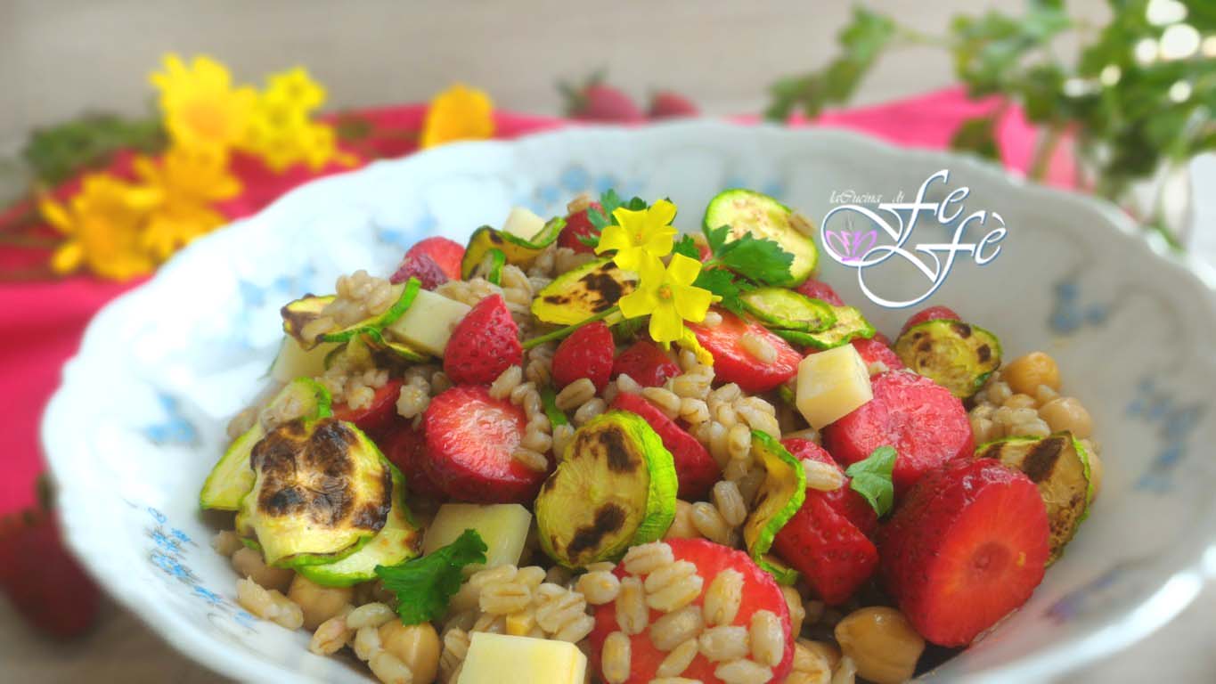 PEARLED BARLEY WITH STRAWBERRIES, CHICKPEAS AND ZUCCHINI