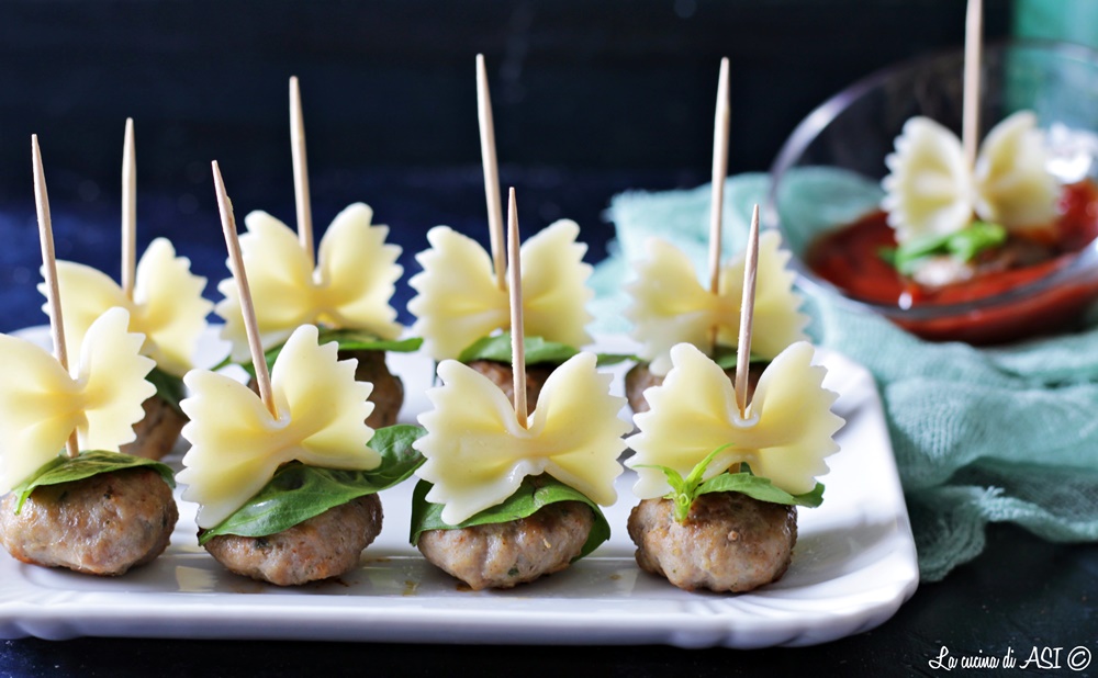 Pasta-and-Meatball-Finger-Food