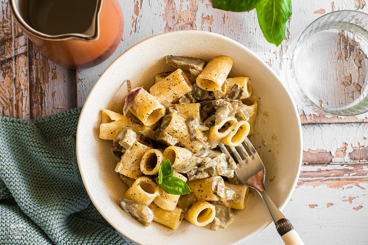 Pasta with Artichokes and Mascarpone