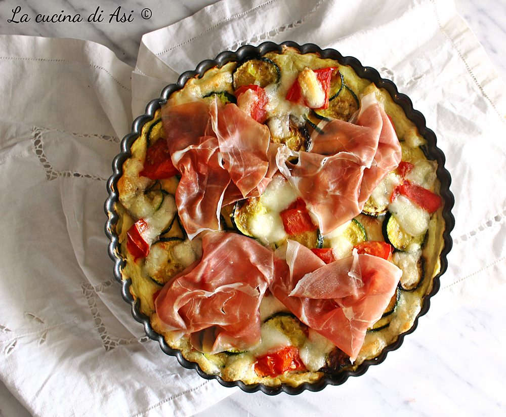 Potato Pizza with zucchini and prosciutto
